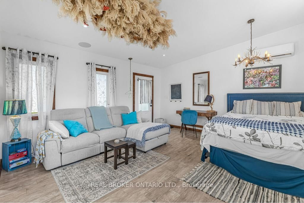 24 Robinson Street S - Photo 37