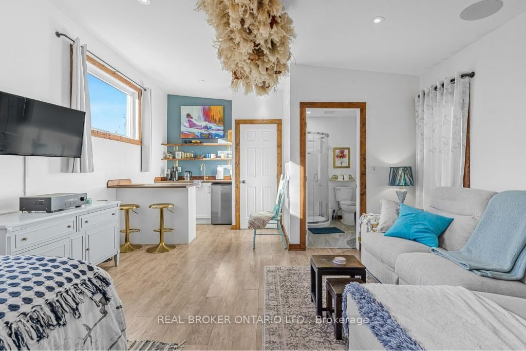 24 Robinson Street S - Photo 41