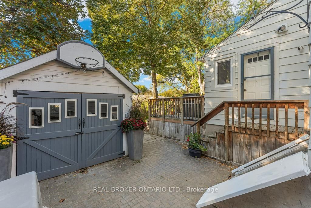 24 Robinson Street S - Photo 45