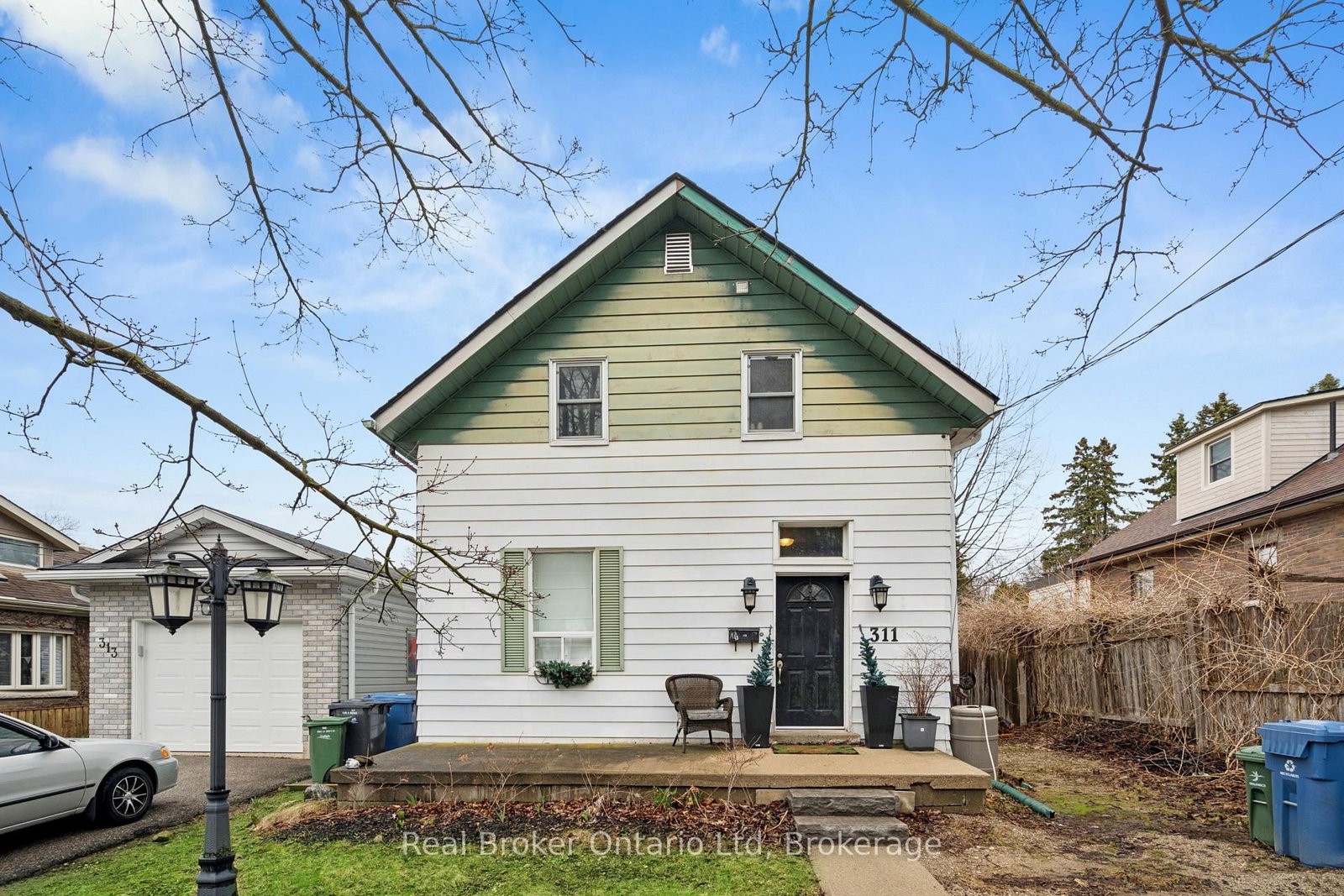 Listing photo 2