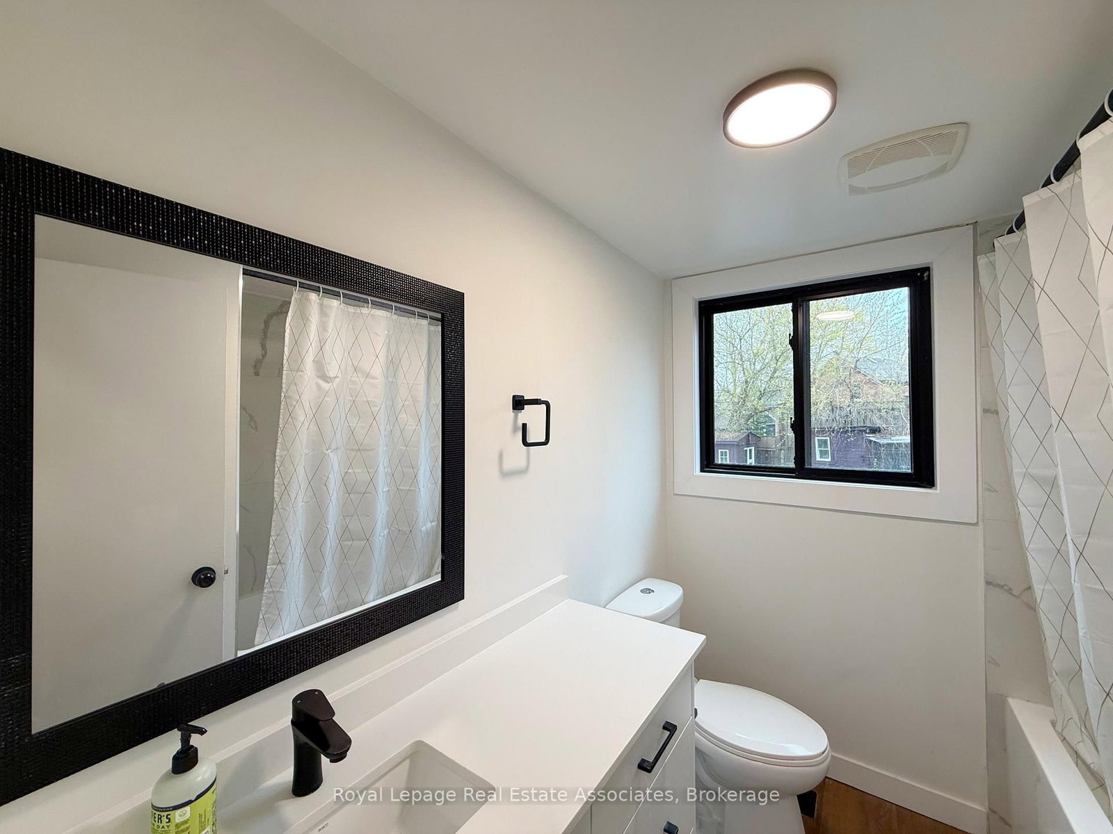 171 Huron Street, Unit 3 - Photo 10