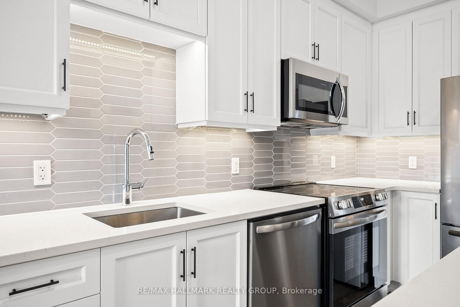 1350 Hemlock Road, Unit 218 - Photo 12