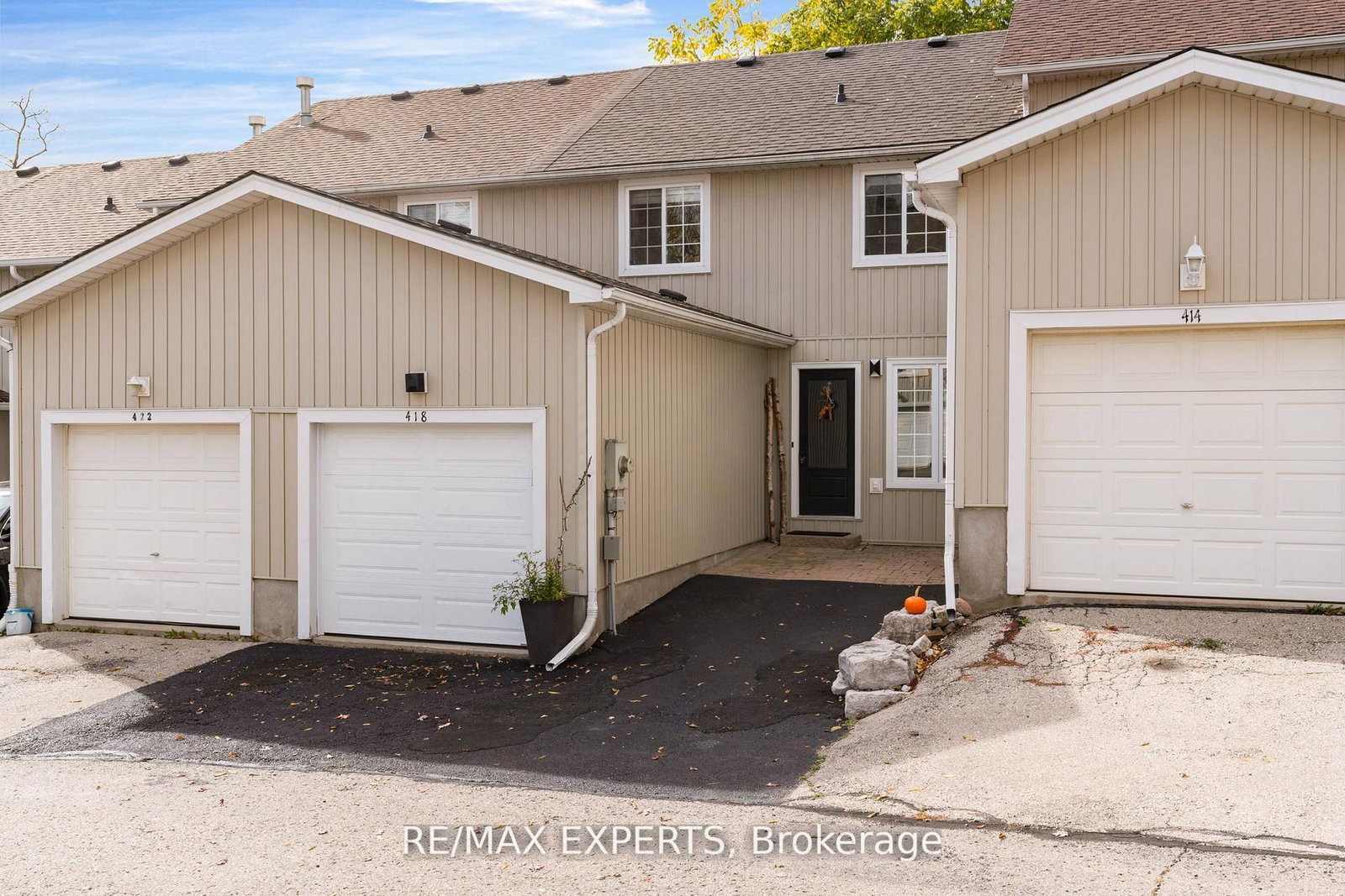 418 Main Street S - Photo 2