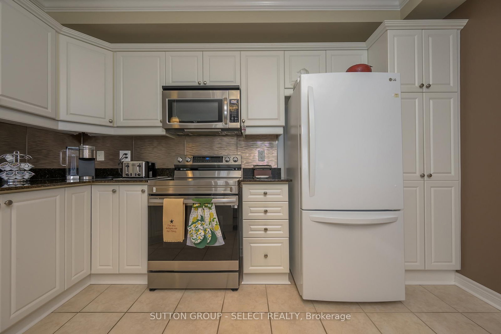 1030 CORONATION Drive, Unit 606 - Photo 7