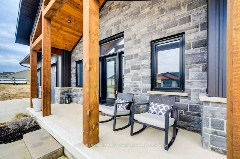 8 Mel St photo 4