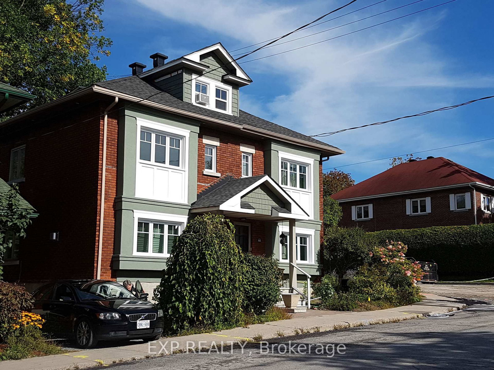 Listing photo 2