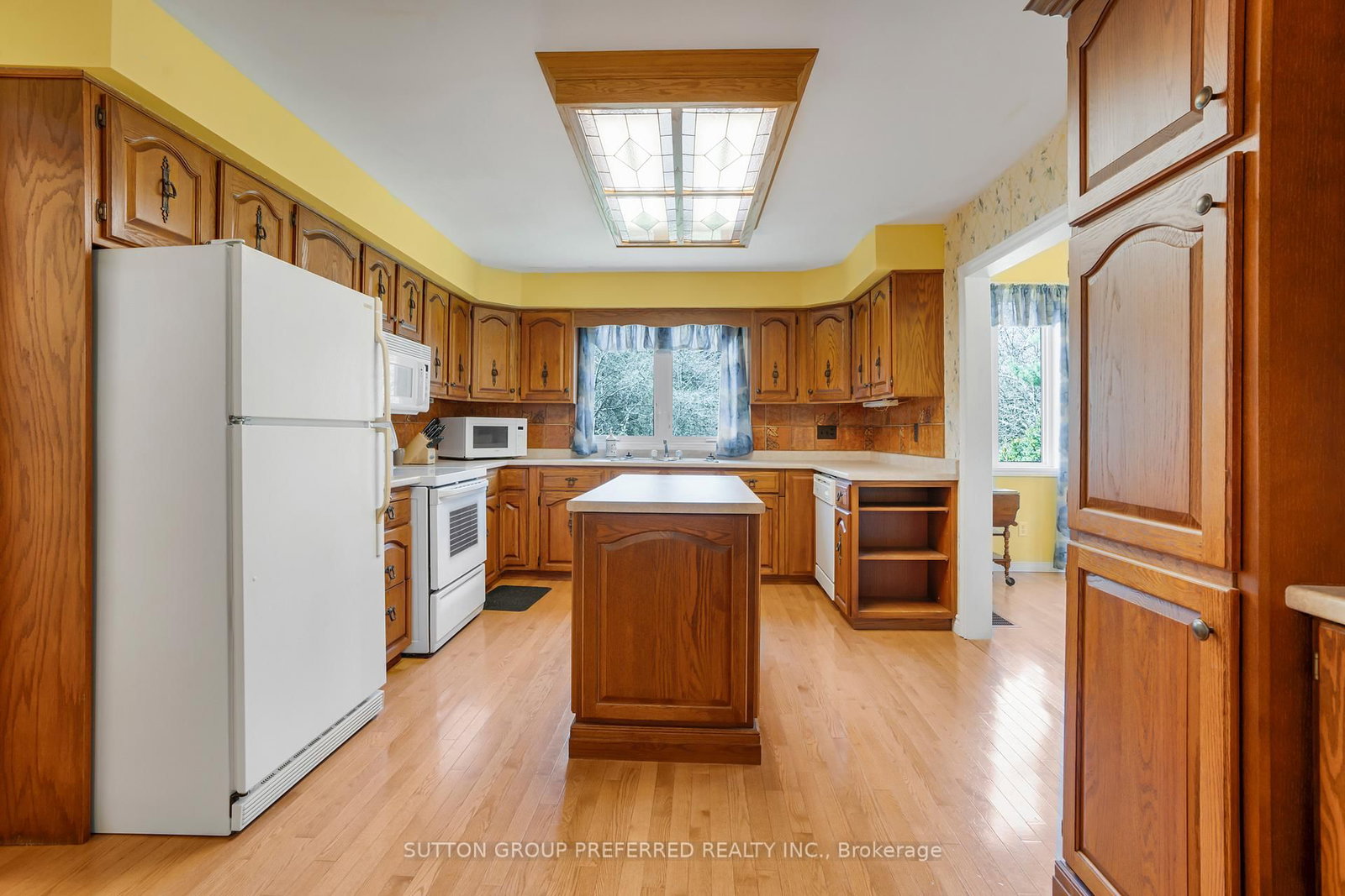 Listing Image 5