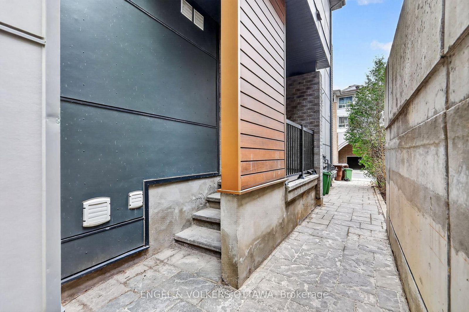 192 Forward Avenue, Unit A - Photo 29