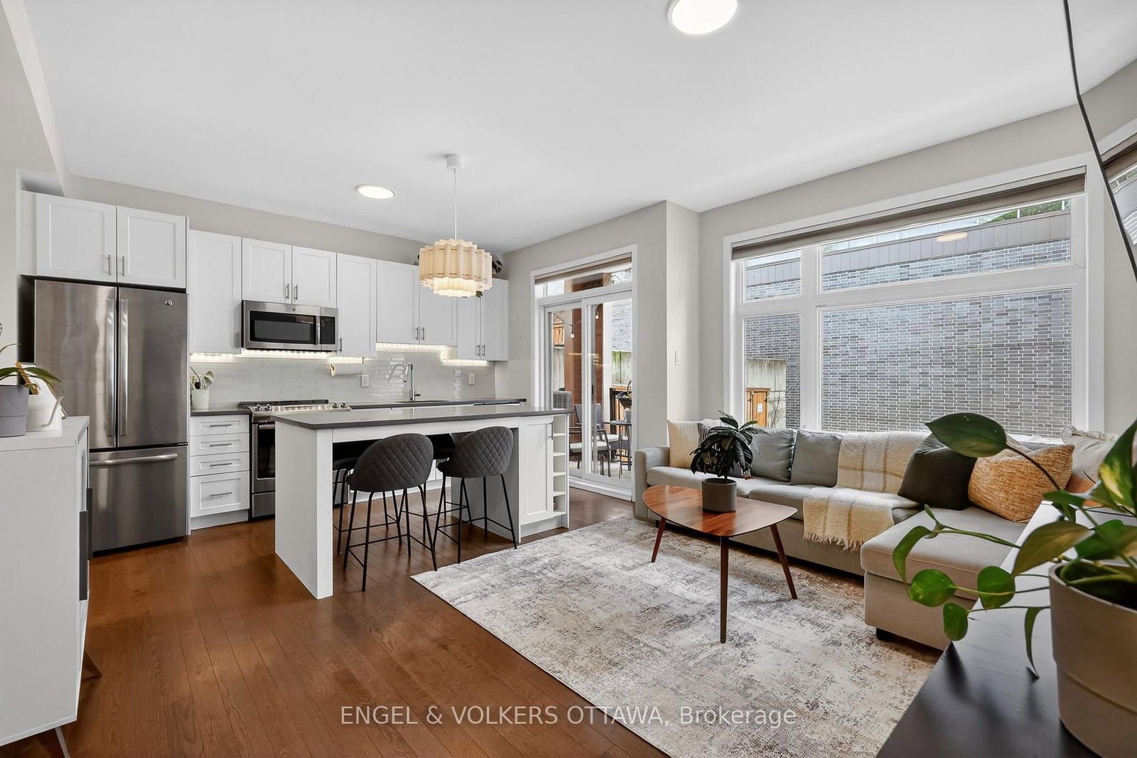 192 Forward Avenue, Unit A - Photo 3