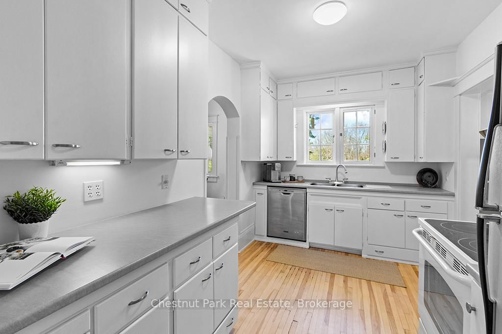 190 4th Street W • Owen Sound, ON photo 17