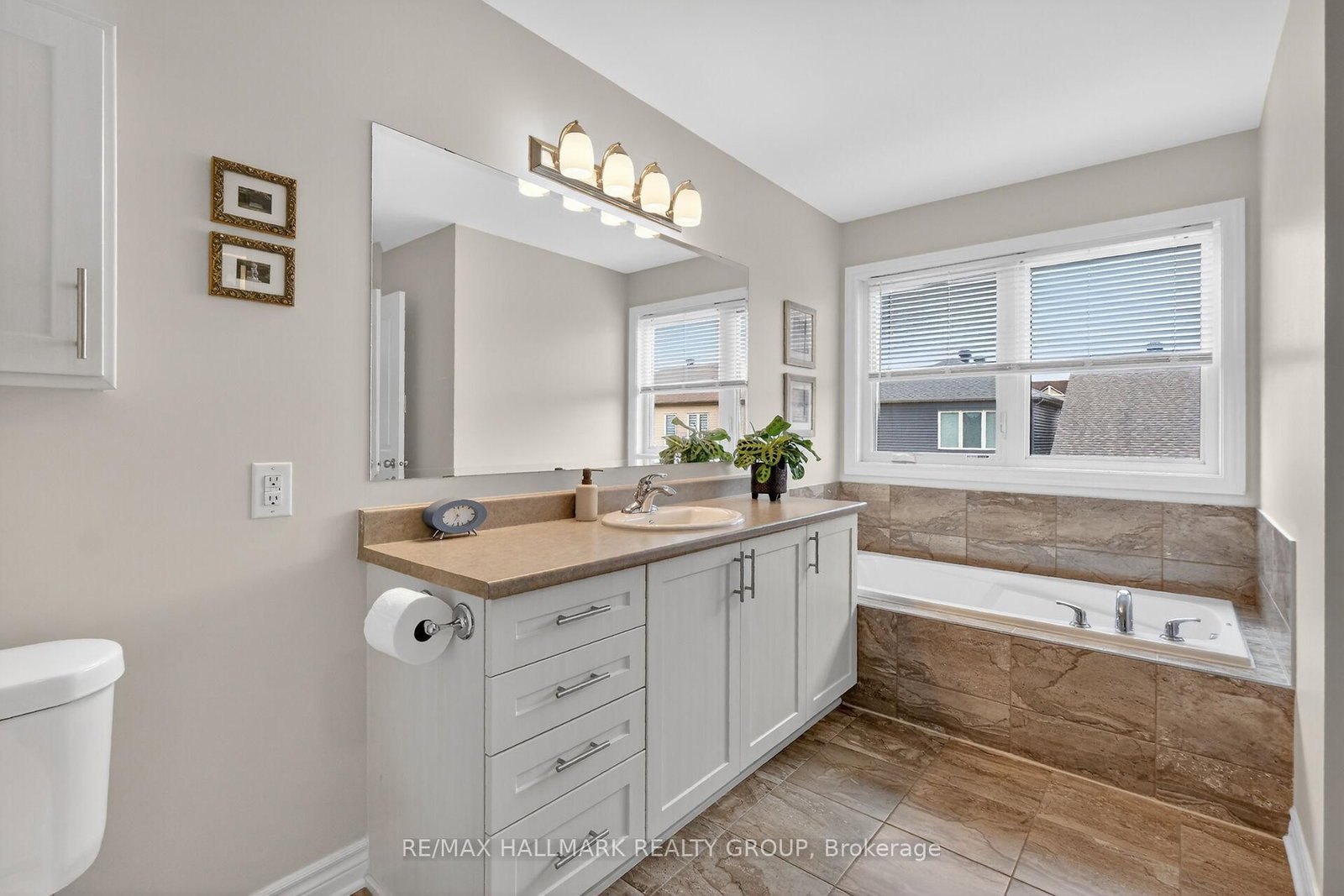 558 Genevriers Street - Photo 19