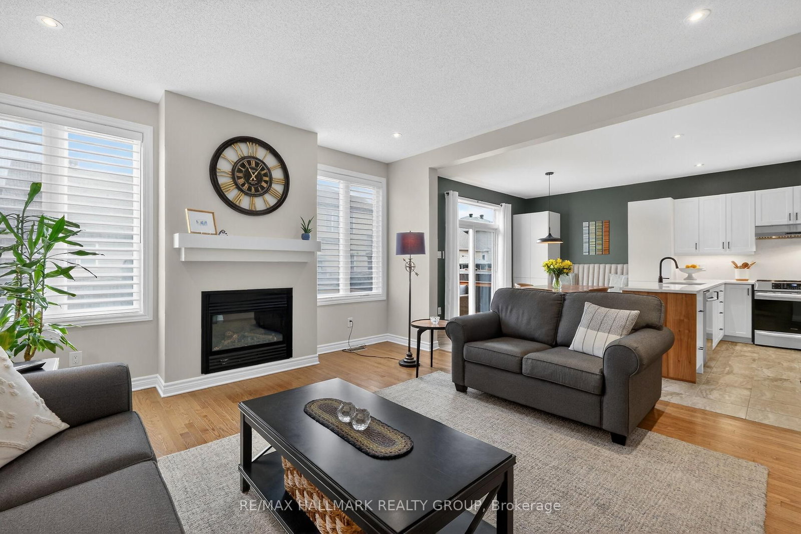558 Genevriers Street - Photo 6