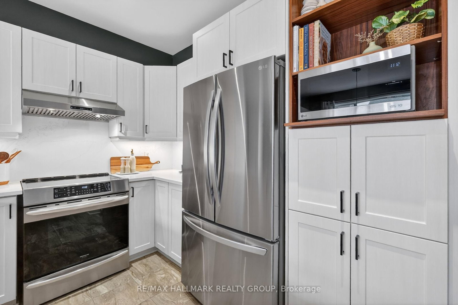 558 Genevriers Street - Photo 7