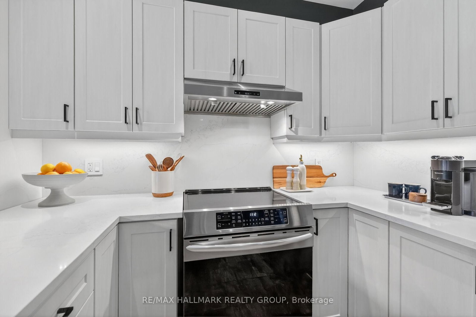 558 Genevriers Street - Photo 8