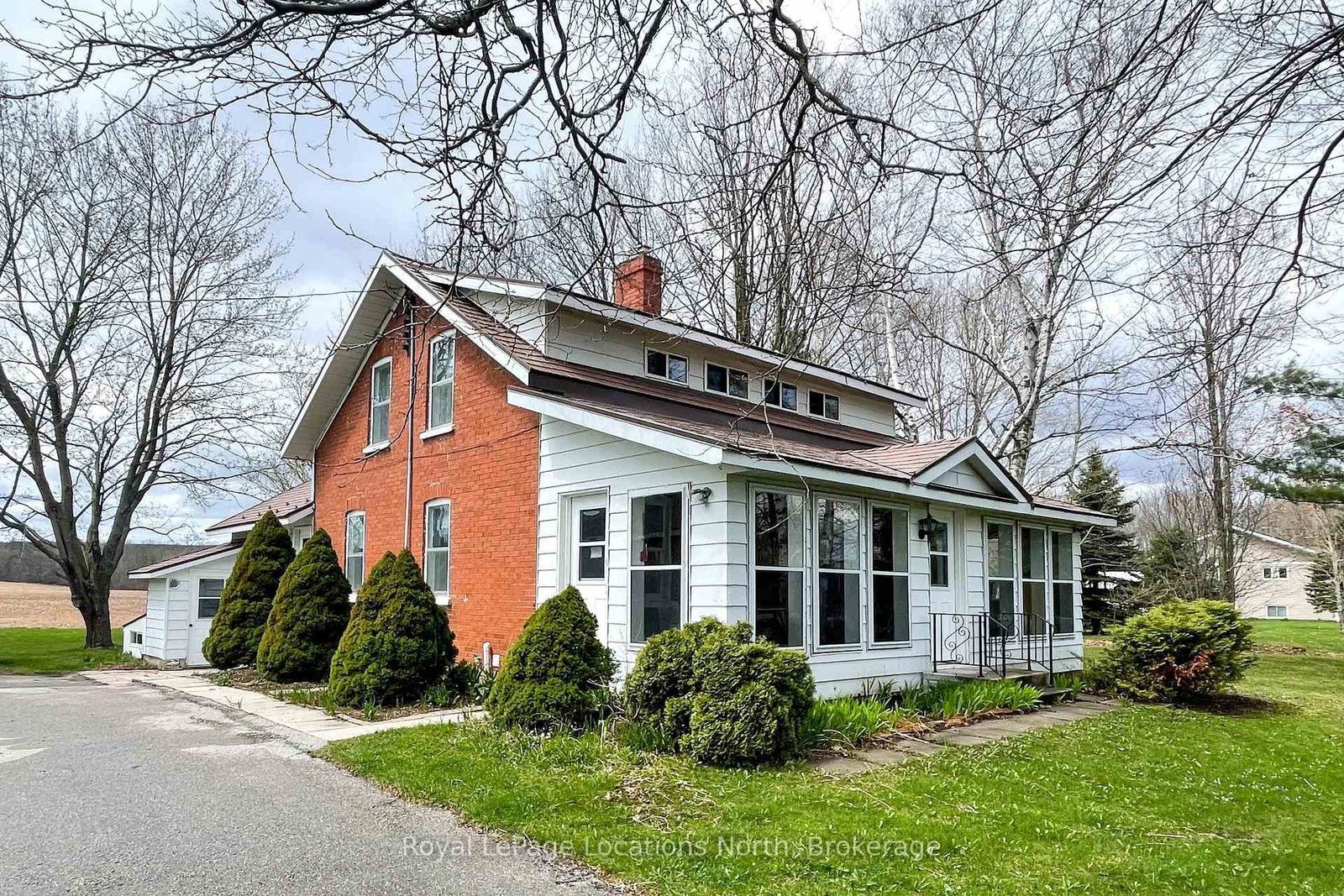 138268 Grey 112 Road