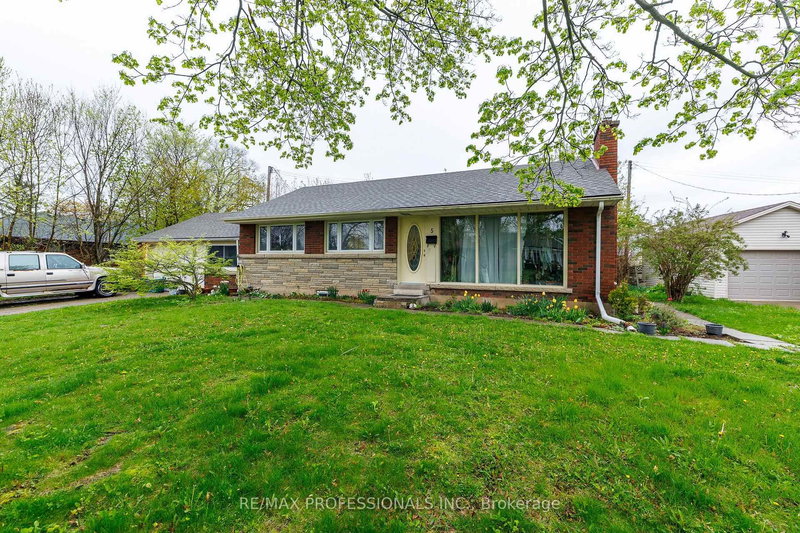 home for lease on BSMT-5 Bryne Boulevard
