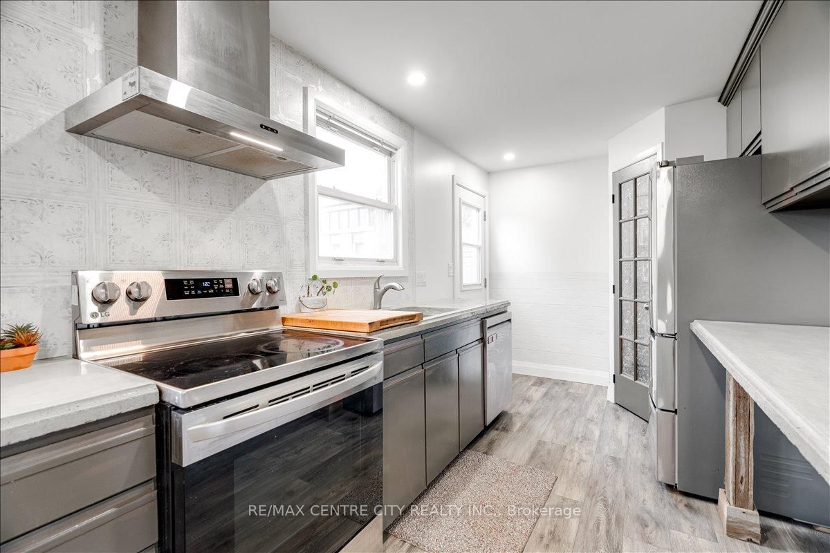 549 Victoria Street - Photo 11