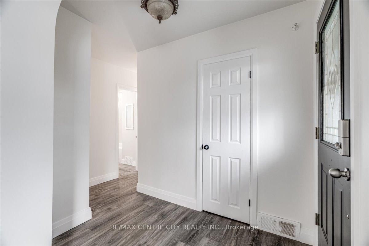 549 Victoria Street - Photo 12