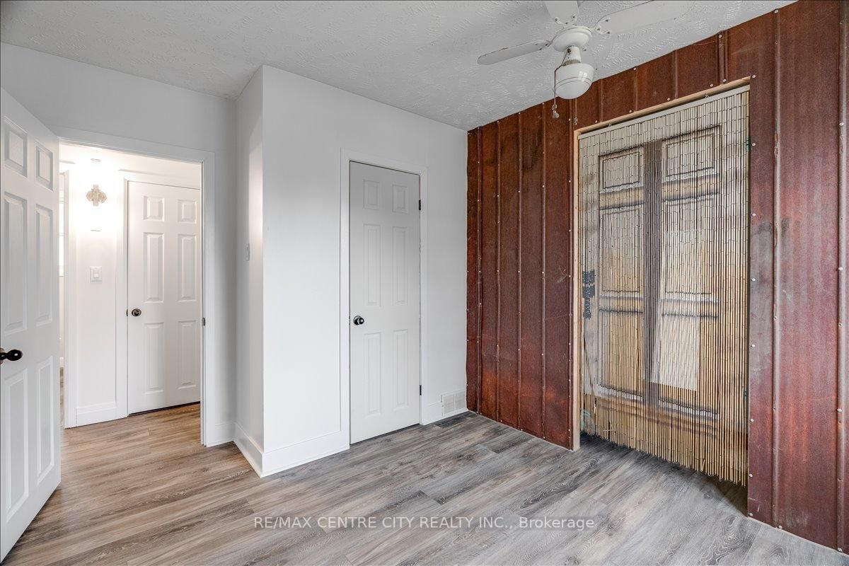 549 Victoria Street - Photo 14