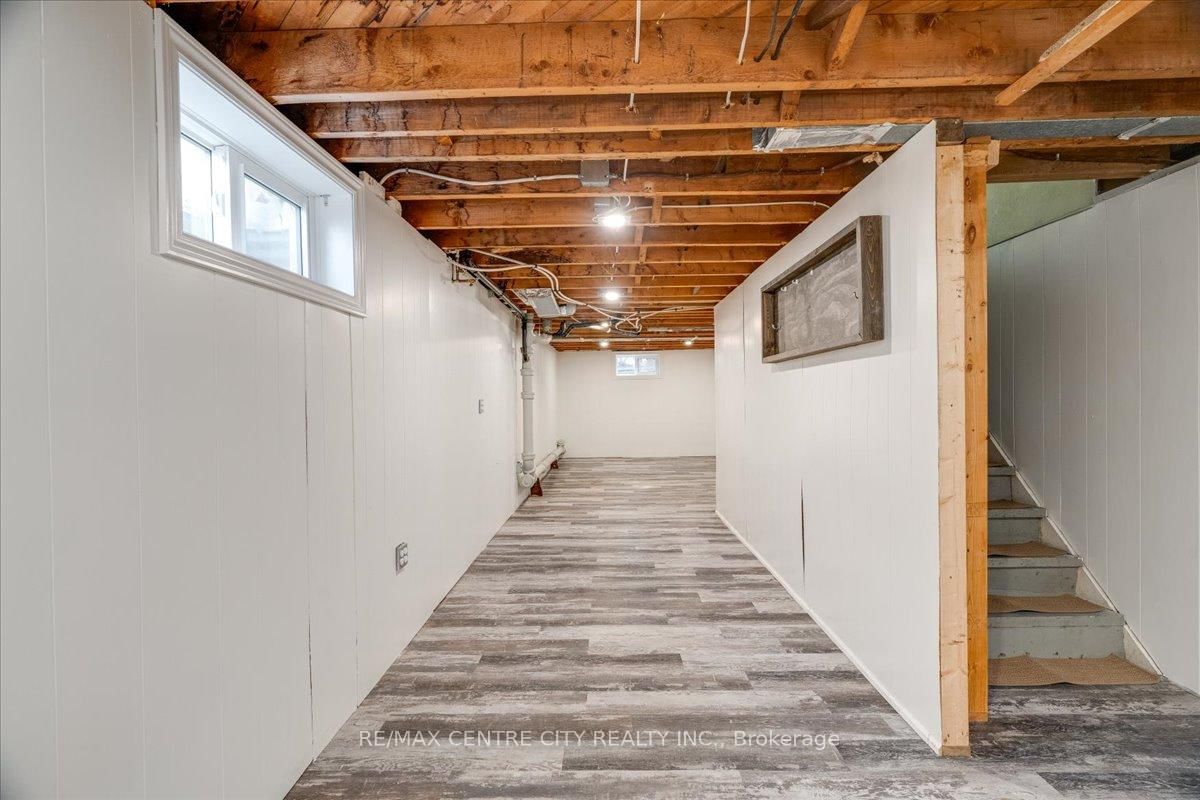 549 Victoria Street - Photo 17