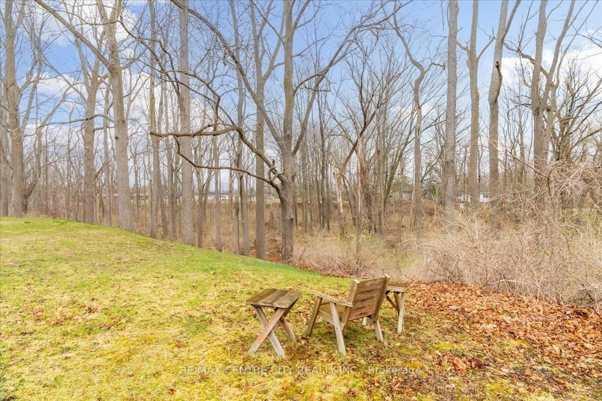 549 Victoria Street - Photo 29