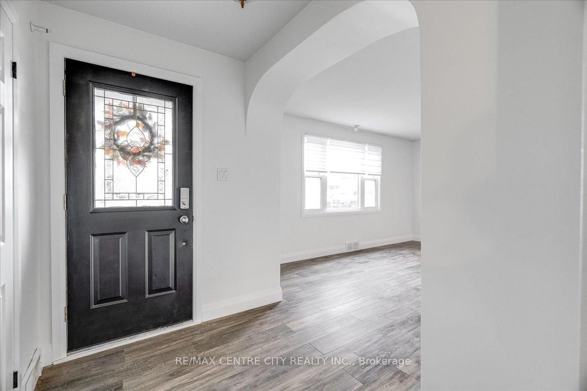 549 Victoria Street - Photo 4