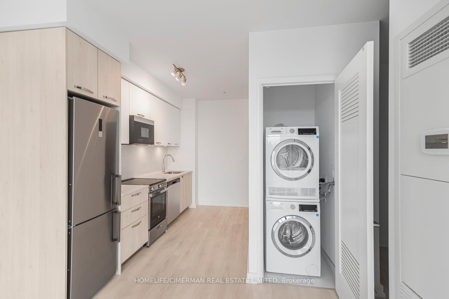 75 James Street S, Unit 2016 - Photo 19
