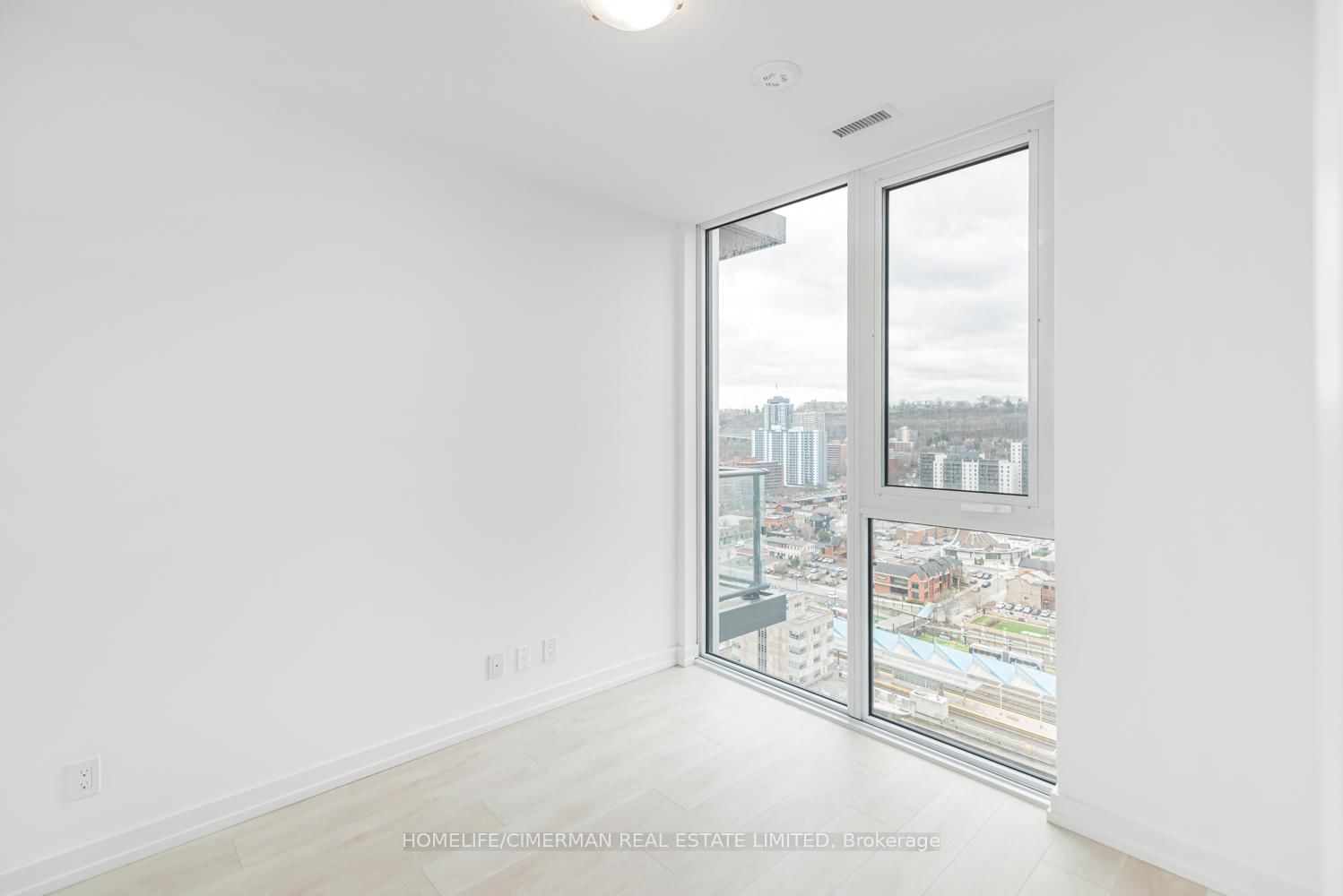 75 James Street S, Unit 2016 - Photo 25