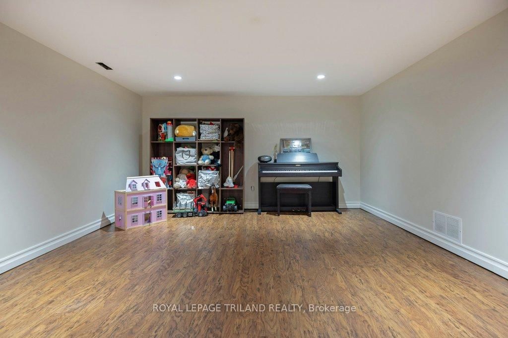 Listing Image 30