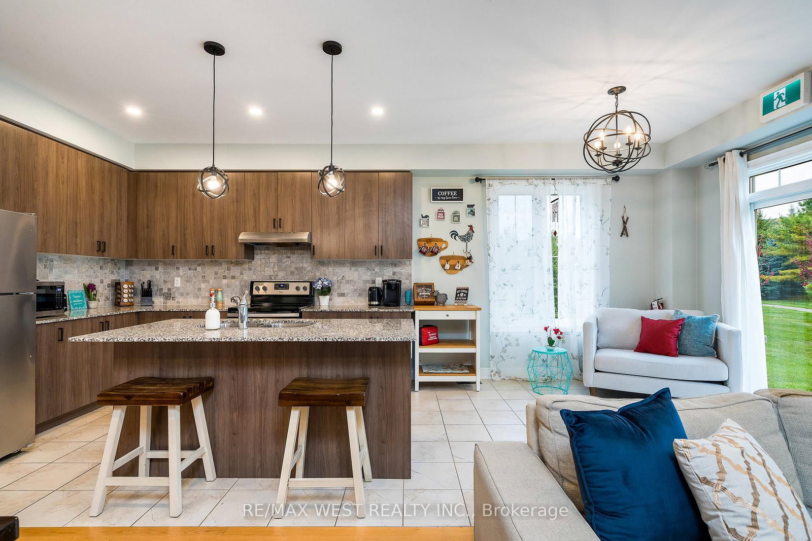 171 snowbridge Way, Unit 37 - Photo 12