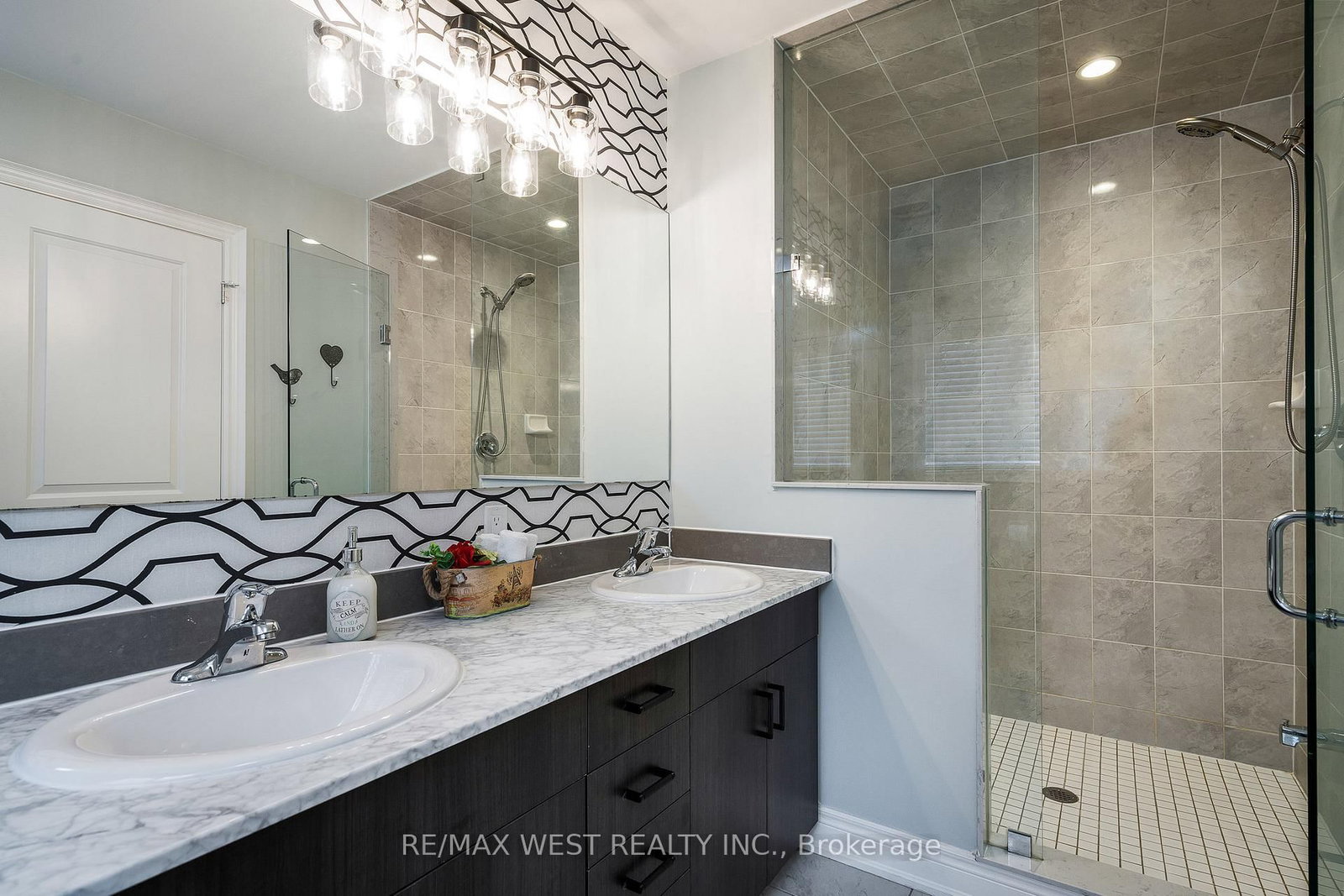 171 snowbridge Way, Unit 37 - Photo 24