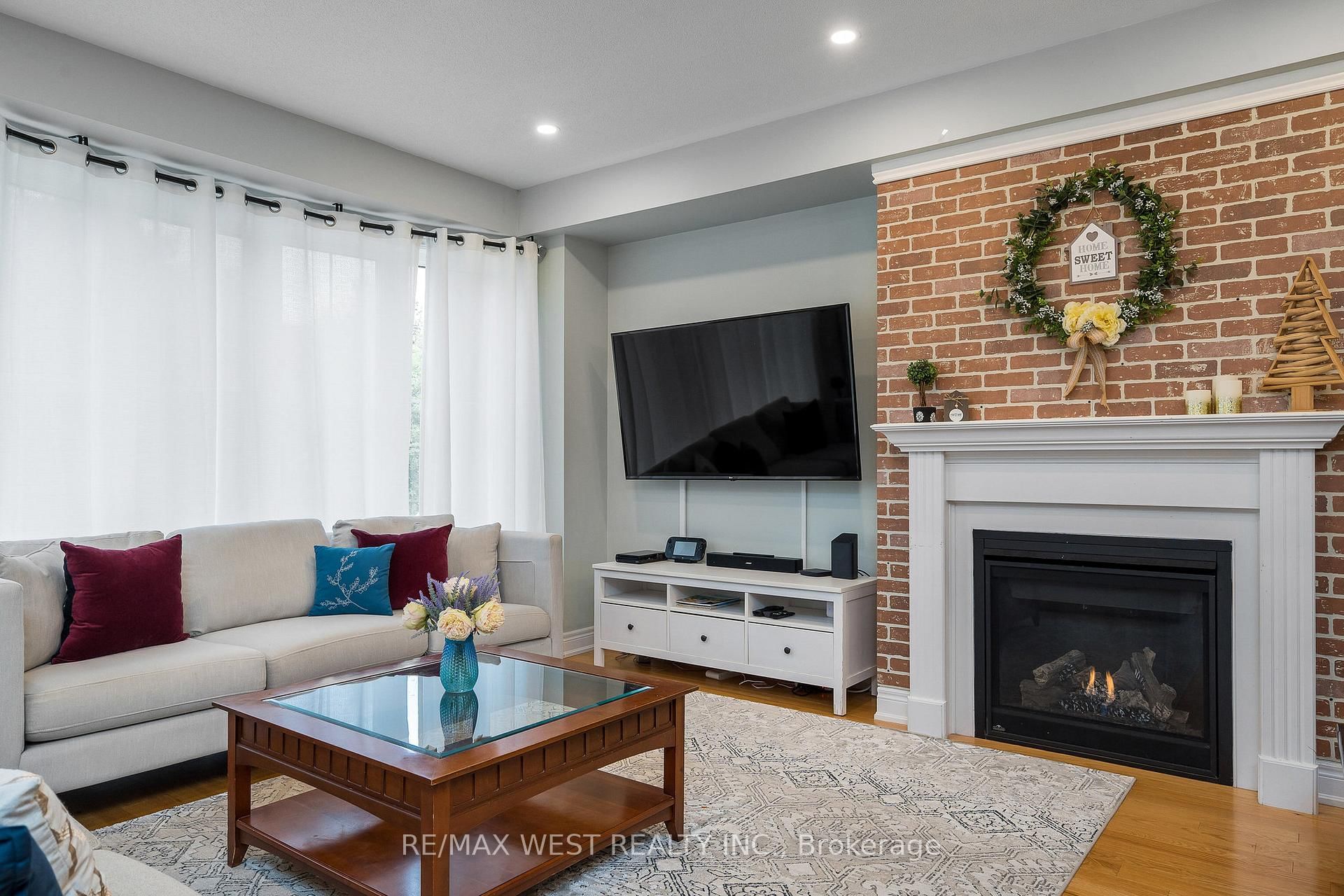 171 snowbridge Way, Unit 37