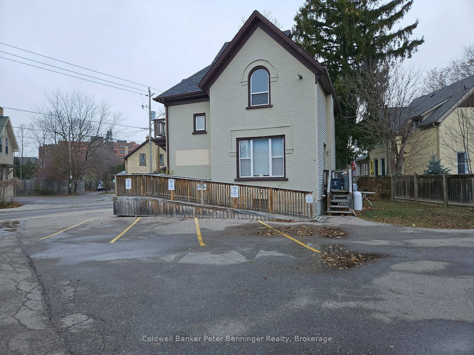 100 Lancaster Street E - Photo 4