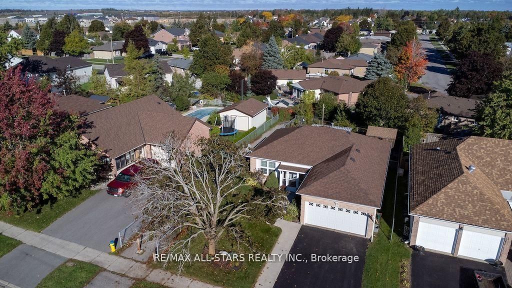 Detached House for sale at 176 Elgin Street, Kawartha Lakes, Ontario, K9V 6B3 - Lindsay - MLS: X13064654