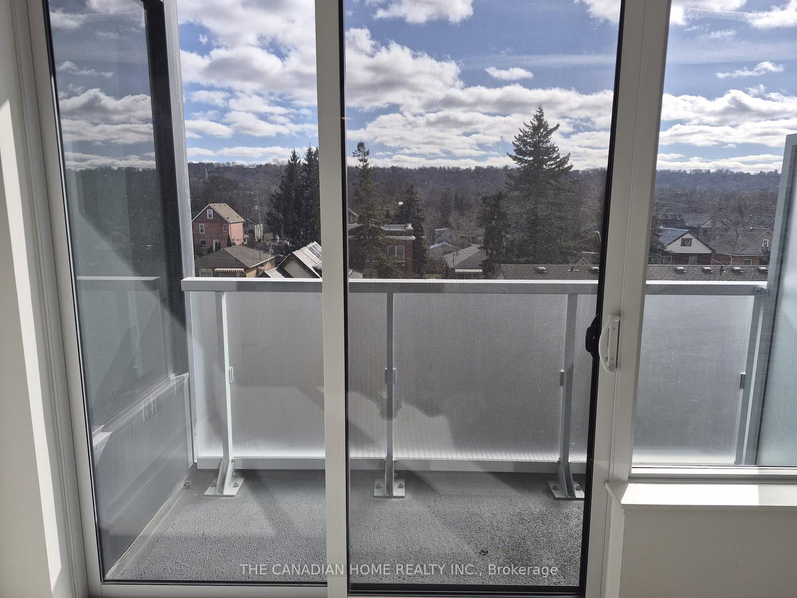 415 Main Street W, Unit 402 - Photo 2