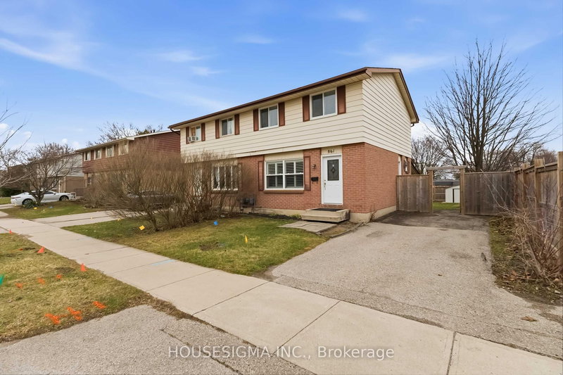 home for sale on 861 DEARNESS Drive
