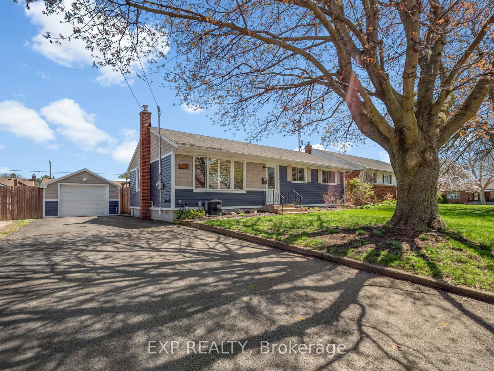 Detached House for sale at 5010 David Avenue, Niagara Falls, Ontario, L2E 5C8 - Cherrywood - MLS: X13064886