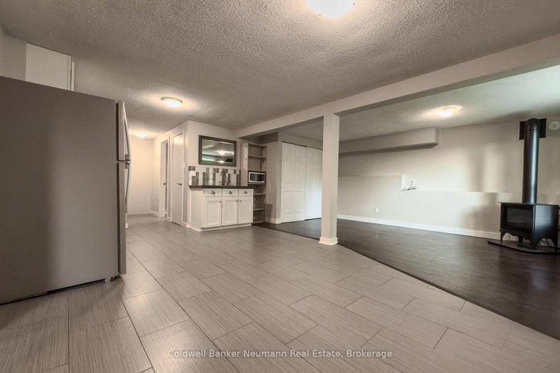 home for lease on Lower-723 Scottsdale Drive