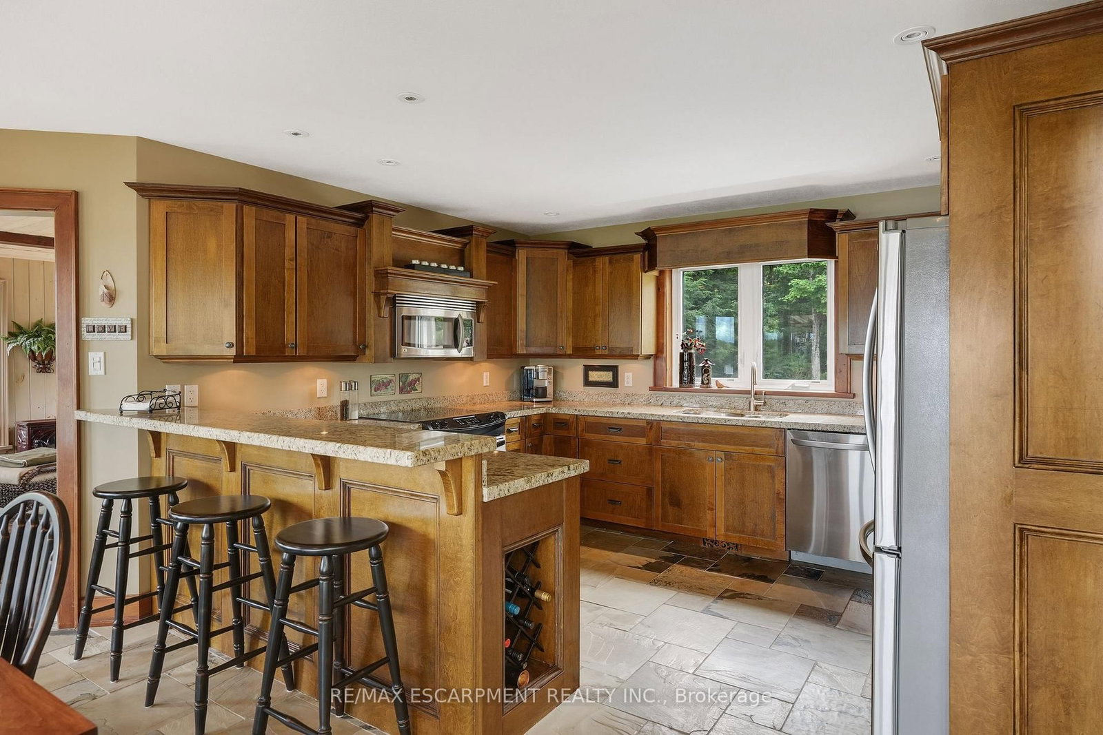 36 MANITOUWABING ESTATES Road • McKellar, ON photo 32