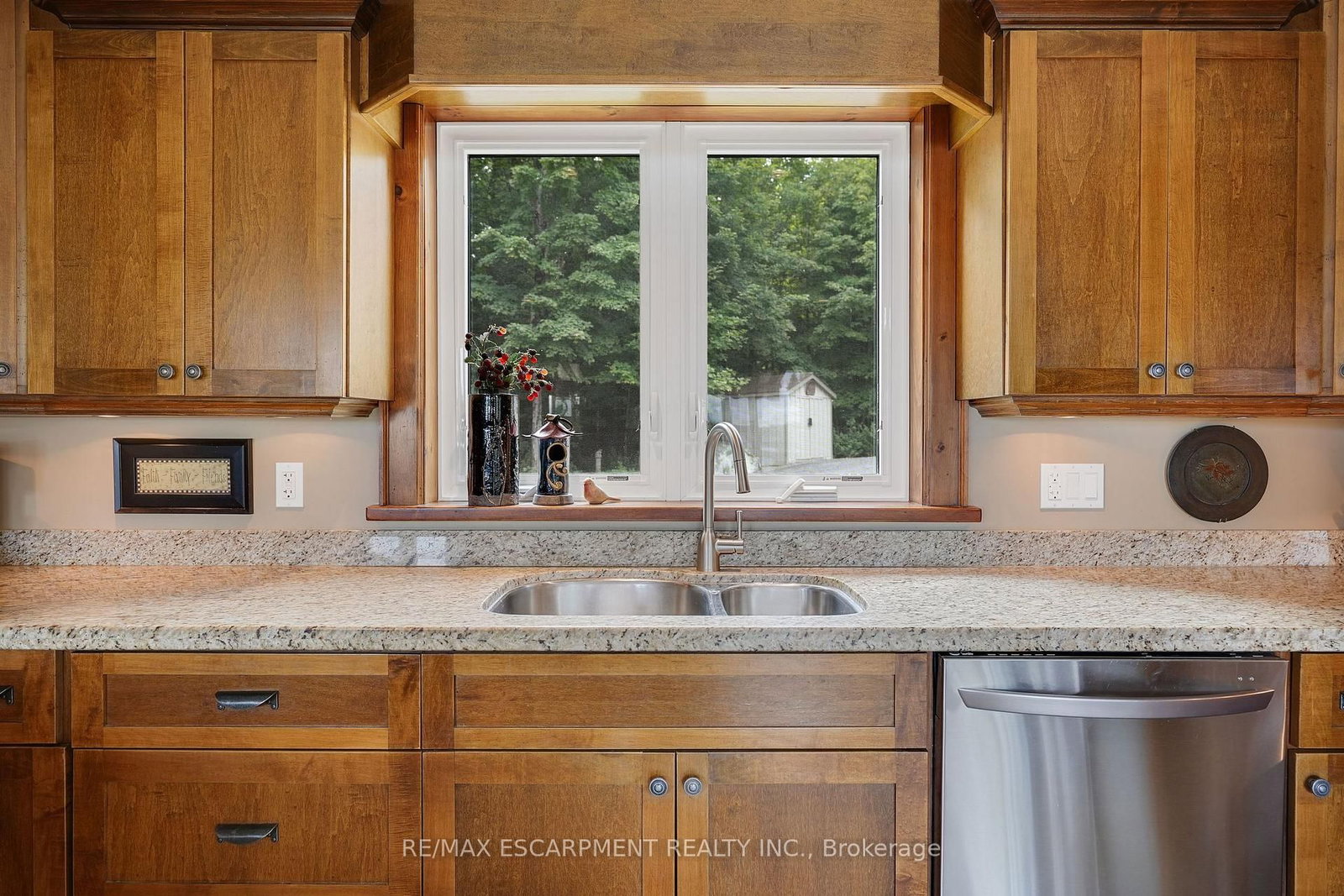 36 MANITOUWABING ESTATES Road • McKellar, ON photo 34