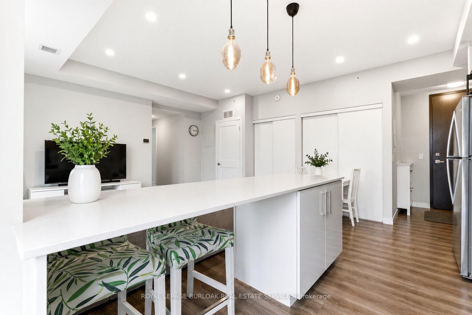 15 Queen Street S, Unit 2302 - Photo 8