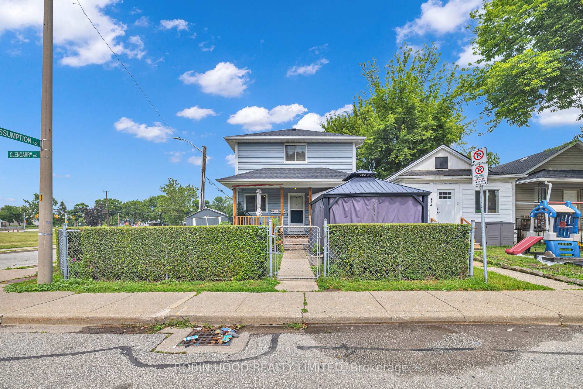 406 Glengarry Avenue