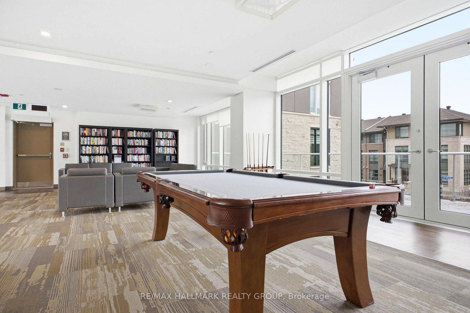 530 De Mazenod Avenue, Unit 502 - Photo 18