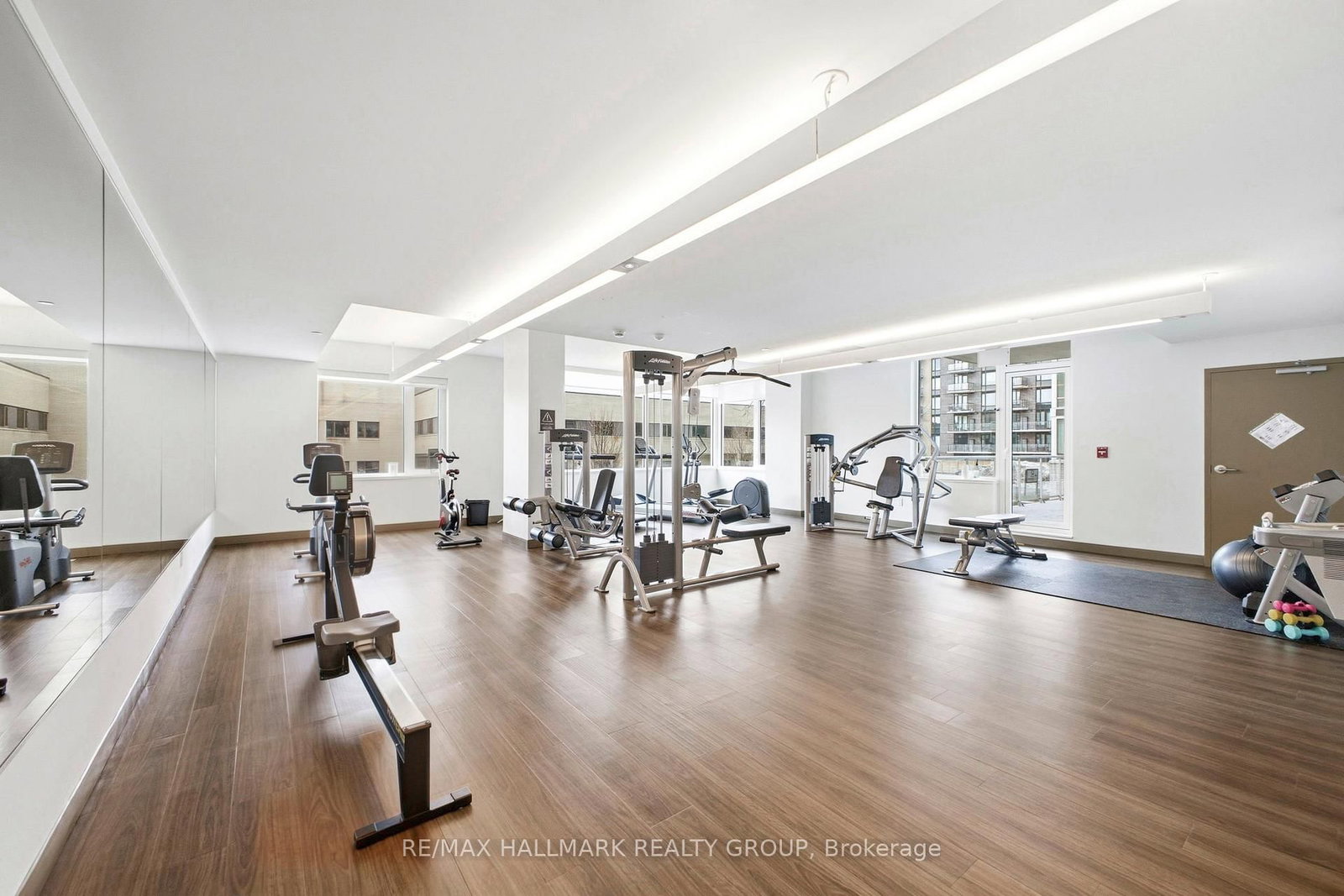 530 De Mazenod Avenue, Unit 502 - Photo 21