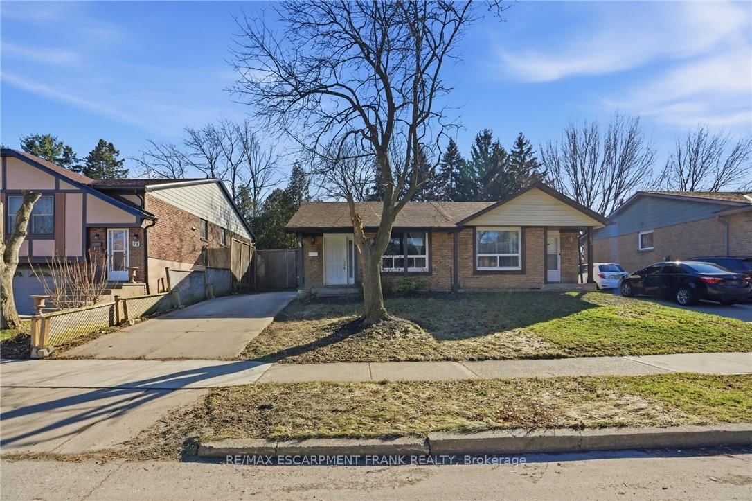Semi-Detached House for sale at 94 WENDOVER Drive, Hamilton, Ontario, L9C 5X5 - Fessenden - MLS: X13065824