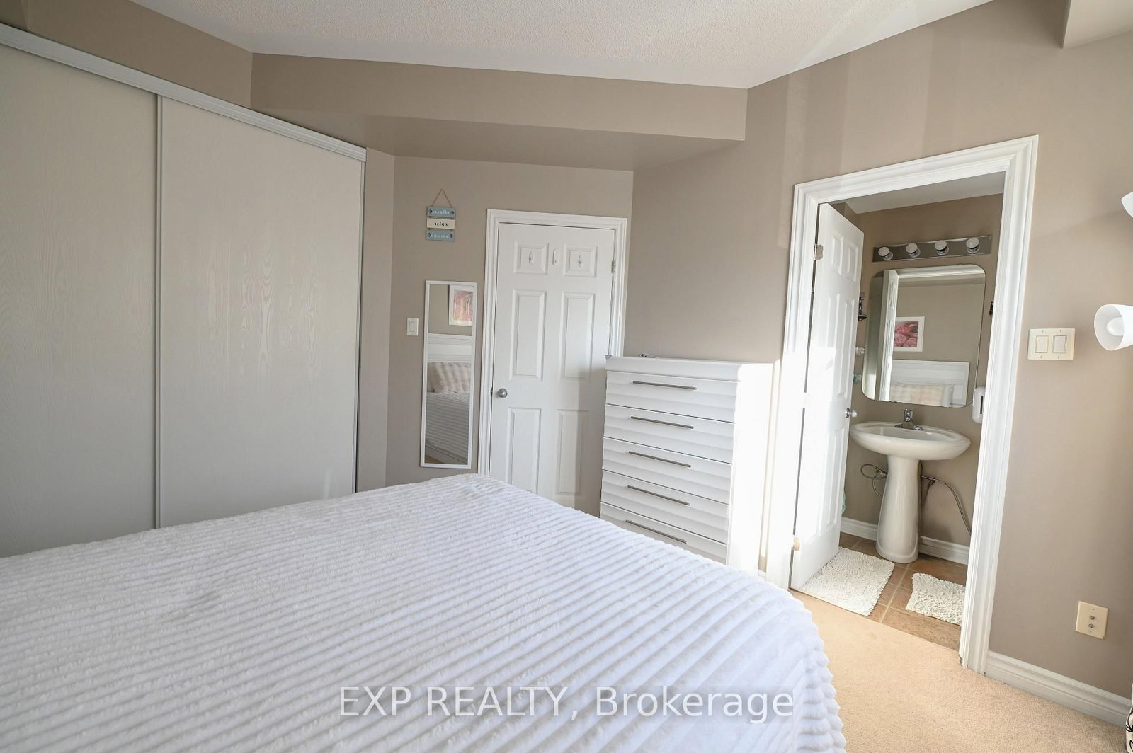 1113 STITTSVILLE MAIN Street N • #G • Stittsville, ON photo 10