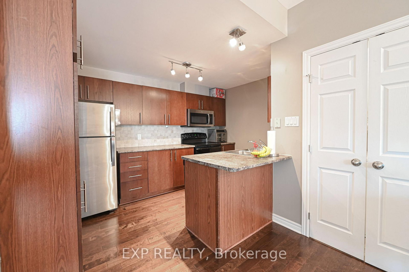 1113 STITTSVILLE MAIN Street N • #G • Stittsville, ON photo 7