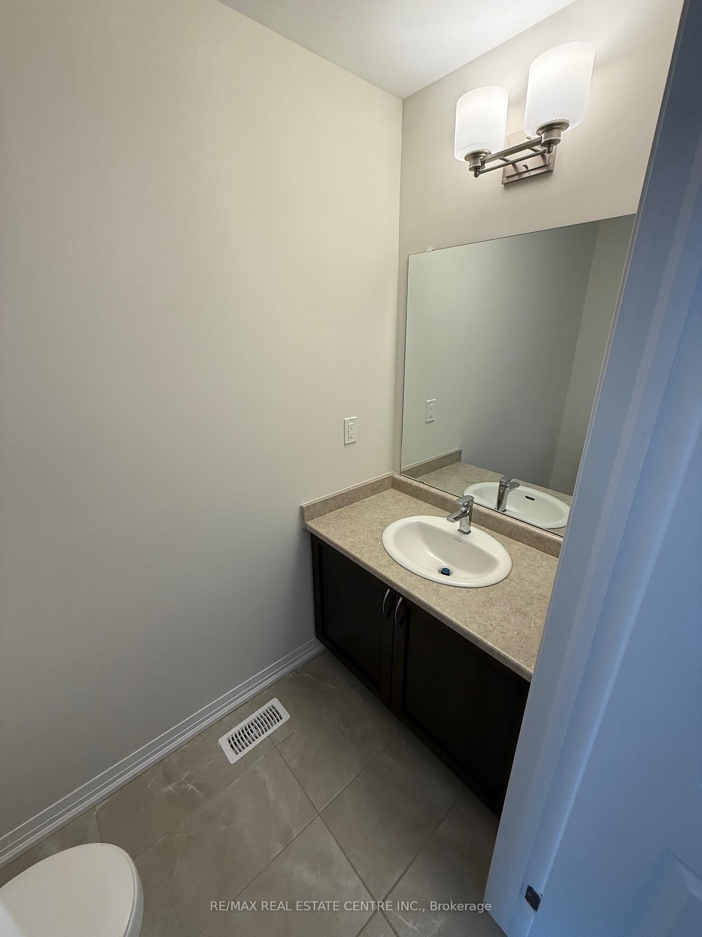 660 Colborne Street W, Unit 156 - Photo 7