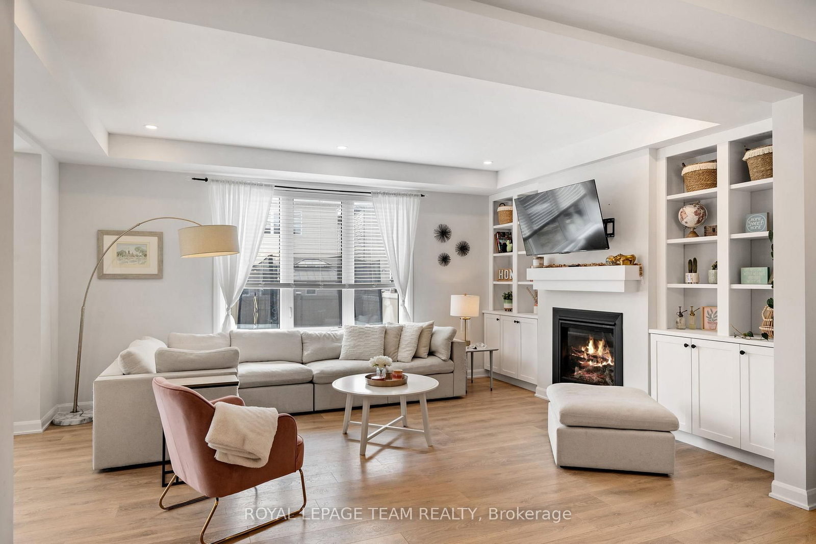 98 RALPH ERFLE Way • Ottawa, ON photo 13