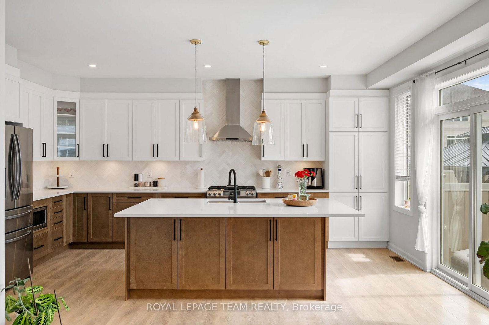 98 RALPH ERFLE Way • Ottawa, ON photo 15